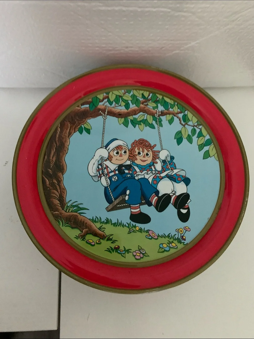Vintage 1987 Raggedy Ann and Andy Cookie Tin